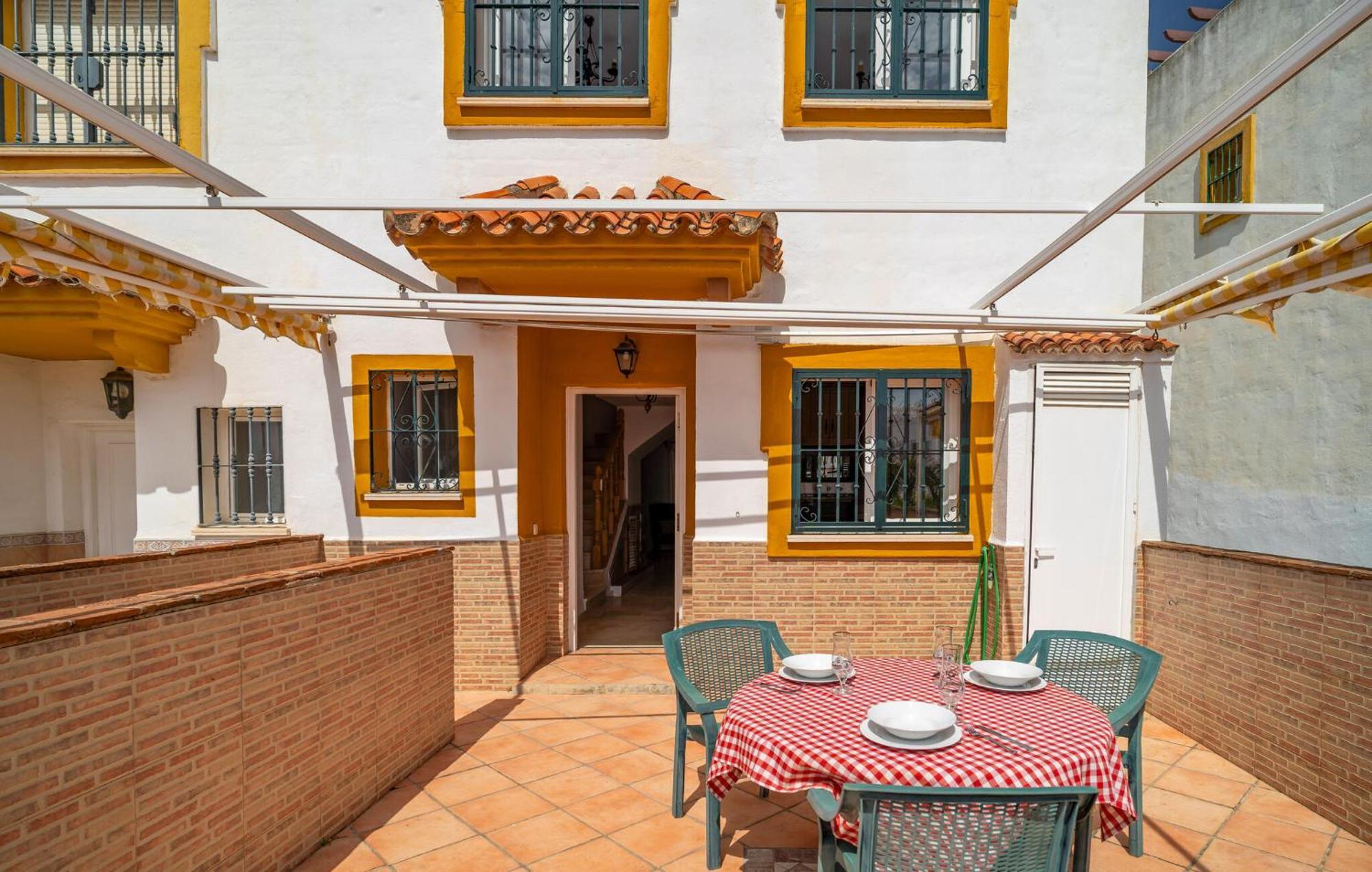 4 Bedroom Gorgeous In Сasa de vacaciones Marbella